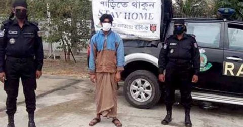 বাগেরহাটে র‌্যাব-৬ এর অভিযান অস্ত্র ও গুলিসহ সন্ত্রাসী আটক