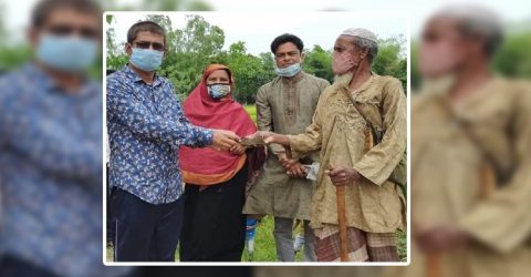 কর্মহীনদের খাদ্য সহায়তায় ১০ হাজার টাকা দিলেন শেরপুরের ভিক্ষুক!