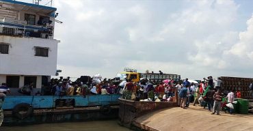 সব ধরনের নৌযান চলাচল বন্ধ