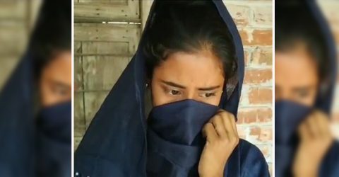 ঝিনাইদহে বিয়ের দাবীতে প্রেমিকের বাড়িতে প্রেমিকার তিন দিন ধরে অনশন!