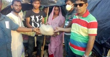 গলাচিপায় বেদীনিদের মাঝে ত্রাণ বিতরণ