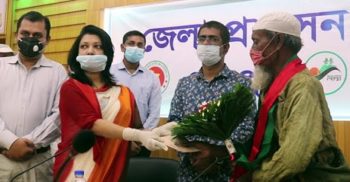 প্রধানমন্ত্রীর উপহার হিসেবে ঘর-দোকান পেলেন সেই ভিক্ষুক