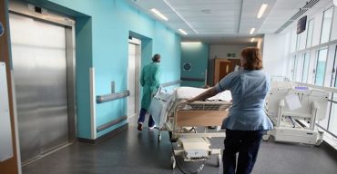 করোনা: ব্রিটেনে গত ২৪ ঘন্টায় ৭৮৬ জনের মৃত্যু মোট সংখ্যা দাঁড়িয়েছে ৬১৫৯ জন