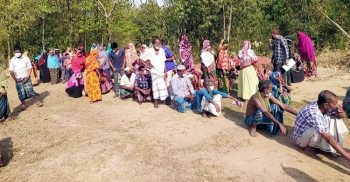 ত্রাণ না পেয়ে কাঁদতে কাঁদতে বাড়ি ফিরল তিন শতাধিক পরিবার
