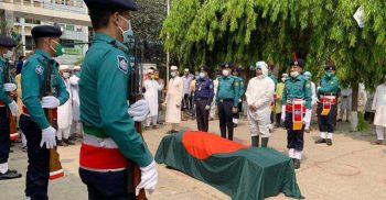 জনসমাগম দেখিয়ে ভাইরাল করা ছবিটি আইনমন্ত্রীর মায়ের জানাজার নয়