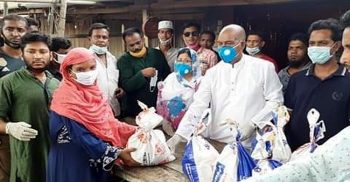করোনা ভাইরাসের প্রভাব: কলাপাড়ায় কর্মহীন দরিদ্র মানুষের পাশে দাঁড়িয়েছে ছাত্রলীগ