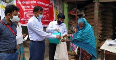 বাগেরহাটে খোলা বাজারে ১০ টাকা দরে চাল বিক্রি শুরু