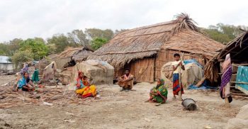 এখনও ত্রাণ পৌঁছেনি পটুয়াখালী রাঙ্গাবালীর বিচ্ছিন্ন ৪টি দ্বীপ চরে