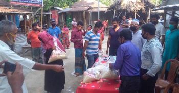আবরো ঝিনাইদহে নিম্ন আয়ের মানুষের মাঝে খাবার বিতরণ করলেন বেসরকারি সংস্থা সিও