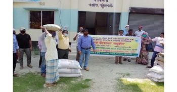 গলাচিপায় কৃষকদের মাঝে বিনামূল্যে সার ও বীজ বিতরণ করলেন: শাহিন শাহ