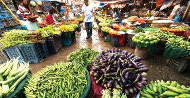 করোনার কারণে কারওয়ান বাজারে খুচরা বিক্রি বন্ধ