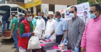 বেনাপোল চেকপোস্টের ১৮১ কুলি শ্রমিকদের মাঝে খাদ্যসামগ্রী বিতরণ