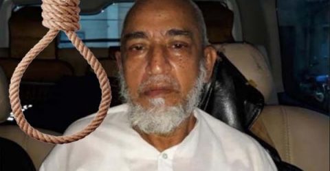 চিৎকার করে কাঁদতে কাঁদতে তওবা পড়লেন মাজেদ
