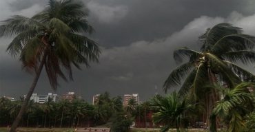 কালবৈশাখীর আগমনের বার্তা দিচ্ছে: রাজধানীতে হঠাৎ ঝড়