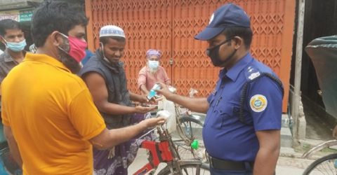 গলাচিপায় থানা পুলিশের উদ্যোগে করোনা ভাইরাসে জনসচেতনতামূলক প্রচারণা