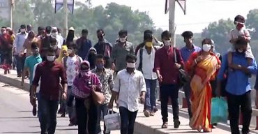 করোনার ঝুঁকি উপেক্ষা করে পাঁচ শতাধিক কারখানায় কাজে ফিরছেন শ্রমিকরা