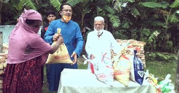 কলাপাড়ায় অসহায় মানুষের পাশে দাঁড়িয়েছেন কলেজ শিক্ষক আবু ইউসুফ