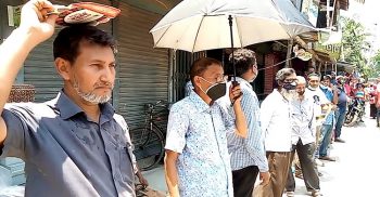 কলাপাড়ায় ভৌতিক বিলসহ সীমাহীন বিদ্যুৎ বিভ্রাটের প্রতিবাদে মানববন্ধন