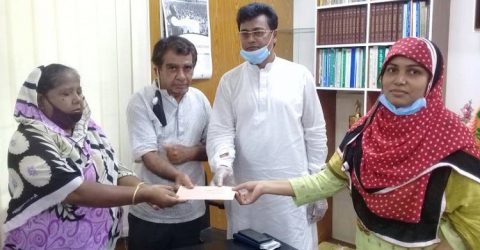 অসহায় মুক্তিযোদ্ধা পরিবারকে দশমিনায় আর্থিক ও ত্রান সহায়তা প্রদান