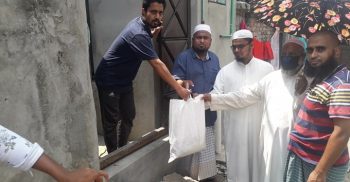 মীর সোহেলের নির্দেশে যুবলীগ নেতা শাহীনের খাদ্য সামগ্রী বিতরন