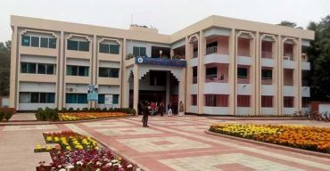 বর্ষায় মশার উপদ্রব: ডেঙ্গু আতংকে বেনাপোল বাসী