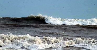 ধেঁয়ে আসছে ঘূর্নিঝড় ‘আম্পান’: উপক‚ লজুড়ে আতংক