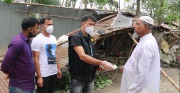 ঝিনাইদহ র‌্যাব-৬ এর পক্ষ থেকে আম্ফানে ক্ষতিগ্রস্থদের র‌্যাবের বাসস্থান নির্মান ও ত্রান প্রদান