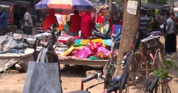 সরকারি সিদ্ধান্ত অমান্য করে কালীগঞ্জে অধিকাংশ দোকানপাট খুলল ব্যবসায়ীরা