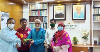 করোনা জয়ীদের দশমিনায় ফুলেল শুভেচ্ছা ও প্রধানমন্ত্রী’র পক্ষ থেকে চেক প্রদান