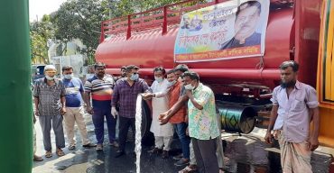 এমপি শেখ হেলাল উদ্দিনের নির্দেশনায়  রাস্তা ও ড্রেনে ছিটানো হল জীবানু নাশক পানি