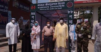 সেনাবাহিনীর তত্ত্বাবধানে ঝিনাইদহ সদর হাসপাতালে জীবানুনাশক টানেল স্থাপন