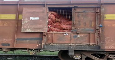 বিশেষ ব্যবস্থায় বেনাপোল রেলপথে আমদানি হলো প্রথম খাদ্যদ্রব্য জাতীয় পণ্য