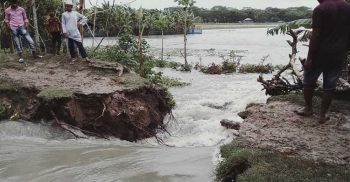 আম্পান: সুন্দরবনে উপকূলে বেড়িবাঁধ, ঘরবাড়ি-মৎস্য ঘেরের ব্যাপক ক্ষতি