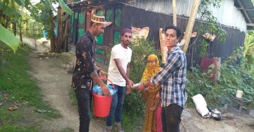 গলাচিপায় যুবলীগ নেতার অর্থায়নে ইফতার বিতরণ