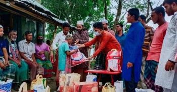গলাচিপায় ঈদ উপহার নিয়ে চিকনিকান্দি বাসীদের পাশে ব্যবসায়ী ফয়সাল