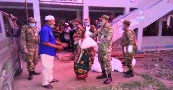 সেনাবাহিনীর নিজস্ব অর্থায়নে দশমিনায় ত্রান সহায়তা প্রদান