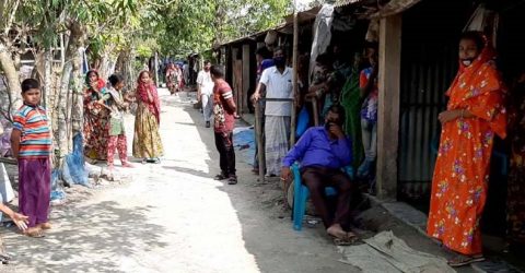 আশ্রয়ন কেন্দ্র এখন সন্ত্রাসীদের অভয়ারণ্য ৪শ ৮০টি পরিবার অসহায়
