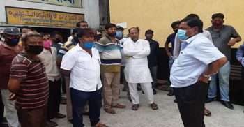 বকেয়া বেতনের দাবিতে ঝিনাইদহের মোবারকগঞ্জ চিনিকল অবরুদ্ধ