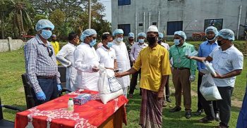 কুয়াকাটায় পদক্ষেপ এনজিও’র ঈদ সামগ্রী বিতরণ
