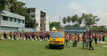 নওগাঁর আত্রাইয়ে আনসার ও ভিডিপির ত্রাণ বিতরণ