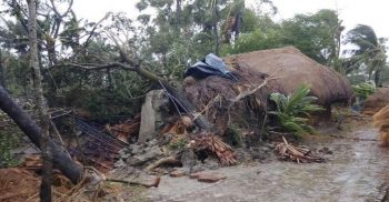 ঘূর্ণিঝড়ের তাণ্ডবে দেশের উপকূলে বিস্তীর্ণ এলাকা প্লাবিত, প্রাণ গেছে ১০ জনের