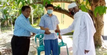 গলাচিপায় সামাজিক বনায়ন প্রান্তিক জনগণের মাঝে চেক বিতরণ