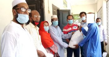 ঘরে থাকা কর্মহীন ও অসহায় মুক্তিযোদ্ধাদের পরিবারের পাশে আশা