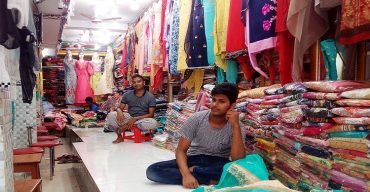 থমকে গেছে অর্থনীতির চাকা ঈদ আনন্দ থেকে বঞ্চিত হবে হাজার হাজার পরিবার