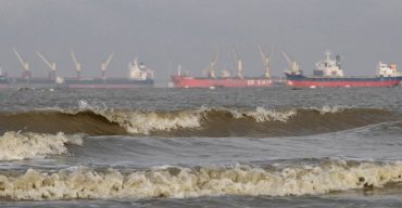 সুন্দরবন উপকুলে দুর্যোগ মোকাবেলায় ১০টি জাহাজসহ ৭০টি জলযান প্রস্তুত