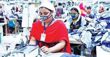 রপ্তানি আয়ের ৮০ ভাগের বেশি যোগান দিচ্ছে পোশাক শিল্প