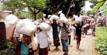 ঝালকাঠিতে ৫ হাজার পরিবারকে ব্যক্তি উদ্যোগে খাদ্য সামগ্রী দিয়েছেন আমু