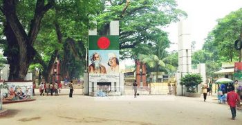 বনগাঁর চাঁদাবাজিতে বন্ধ বেনাপোল-পেট্রাপোল বন্দর দিয়ে আমদানি রপ্তানি বানিজ্য
