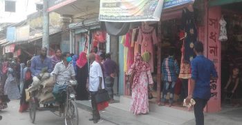 স্বাস্থ্য বিধি মানা হচ্ছেনা ঈদের মার্কেট গুলোতে দশমিনায় করোনার আশঙ্কা