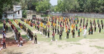 পার্বতীপুরে ত্রাণ সামগ্রী পেল ৩শ’ আনসার ও গ্রাম প্রতিরক্ষা বাহিনীর সদস্য